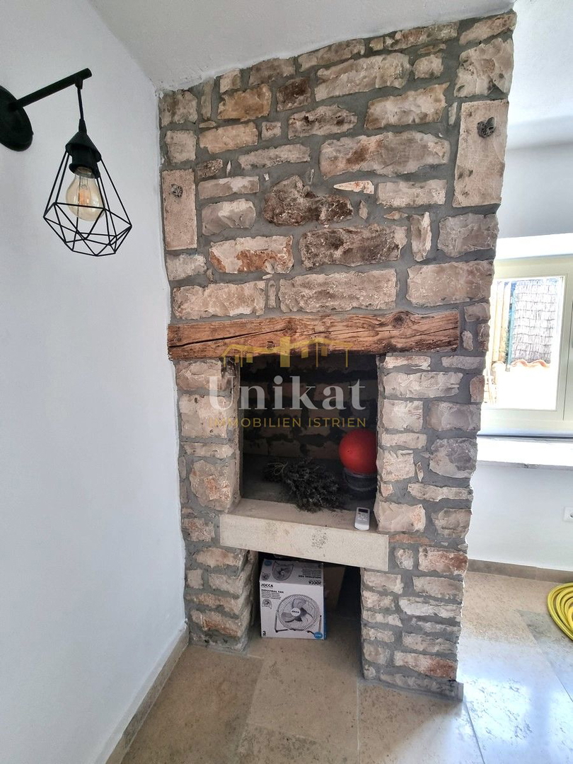 Casa in pietra ristrutturata con piscina a 3 km dal mare